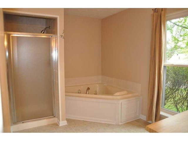 3905 Glenaire Ct, Duluth, GA 30096 photo 8