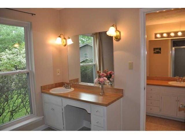 3905 Glenaire Ct, Duluth, GA 30096 photo 7