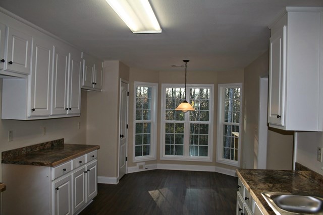 372 Embassy Dr, Winder, GA 30680 photo 3