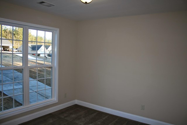 372 Embassy Dr, Winder, GA 30680 photo 13