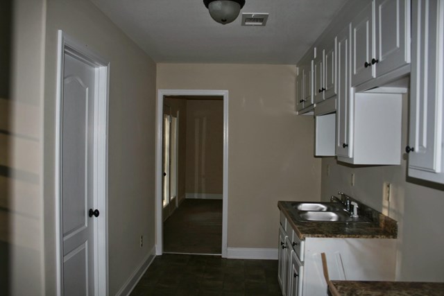 372 Embassy Dr, Winder, GA 30680 photo 5