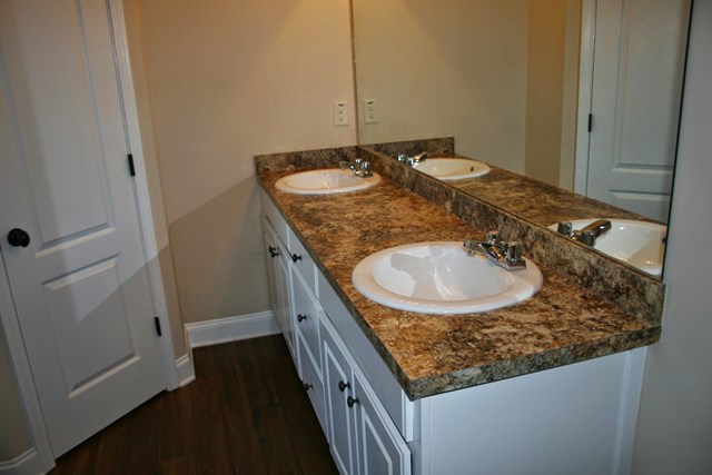 372 Embassy Dr, Winder, GA 30680 photo 9