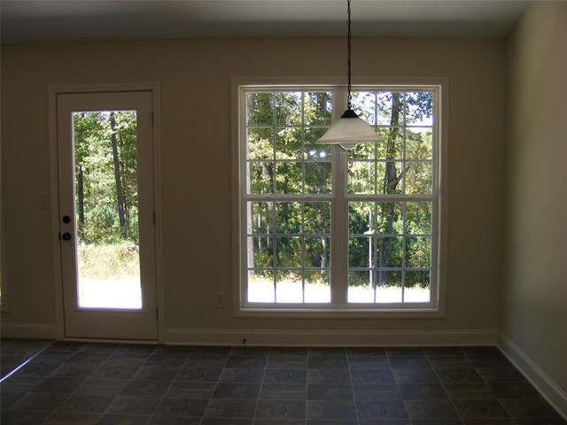 370 Embassy Dr, Winder, GA 30680 photo 7