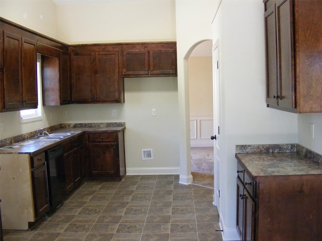 370 Embassy Dr, Winder, GA 30680 photo 6