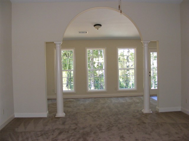 370 Embassy Dr, Winder, GA 30680 photo 3