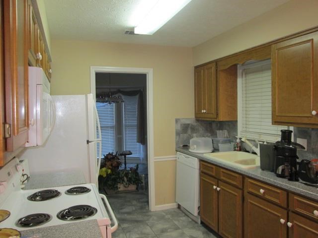 400 Pebble Dr, Lagrange, GA 30241 photo 5