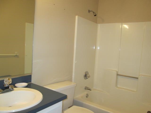 400 Pebble Dr, Lagrange, GA 30241 photo 13