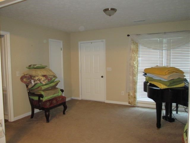 400 Pebble Dr, Lagrange, GA 30241 photo 2