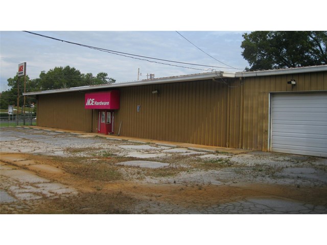 135 Central Ave, Commerce, GA 30529 photo 6