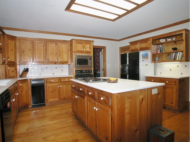 9905 Farmbrook Ln, Alpharetta, GA 30022 photo 6