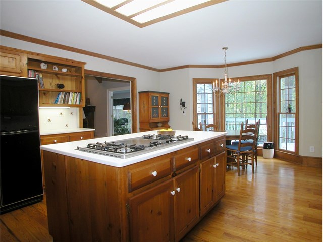 9905 Farmbrook Ln, Alpharetta, GA 30022 photo 5
