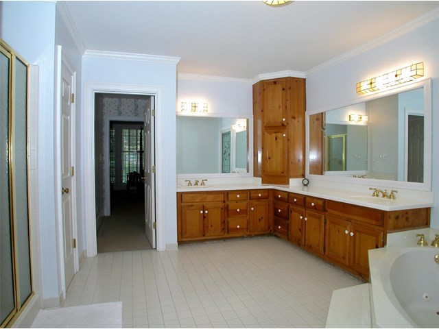 9905 Farmbrook Ln, Alpharetta, GA 30022 photo 11
