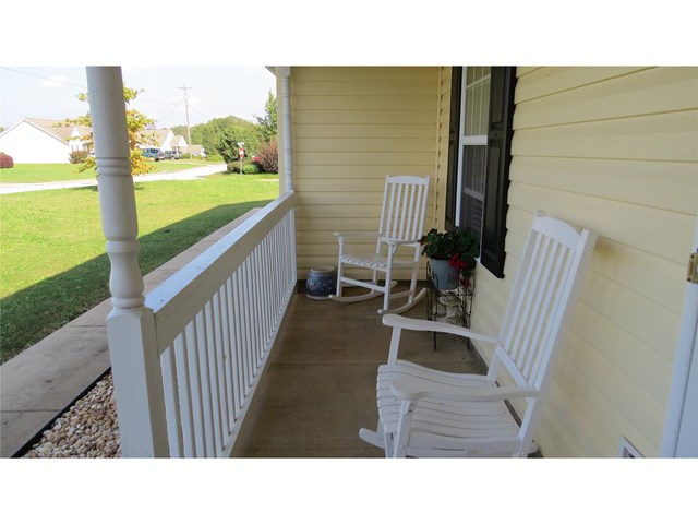 308 Royal Ct, Jackson, GA 30233 photo 2