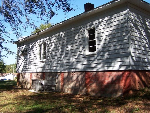 120 E Freeman St, Newnan, GA 30263 photo 3