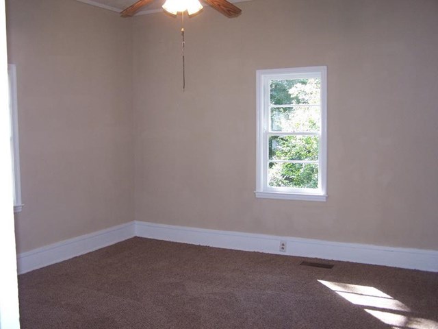 120 E Freeman St, Newnan, GA 30263 photo 5