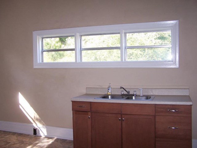 120 E Freeman St, Newnan, GA 30263 photo 7