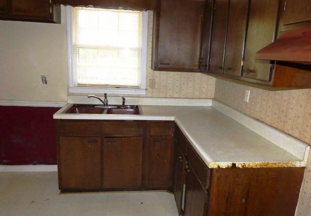 2710 Somerton Dr, Morrow, GA 30260 photo 11