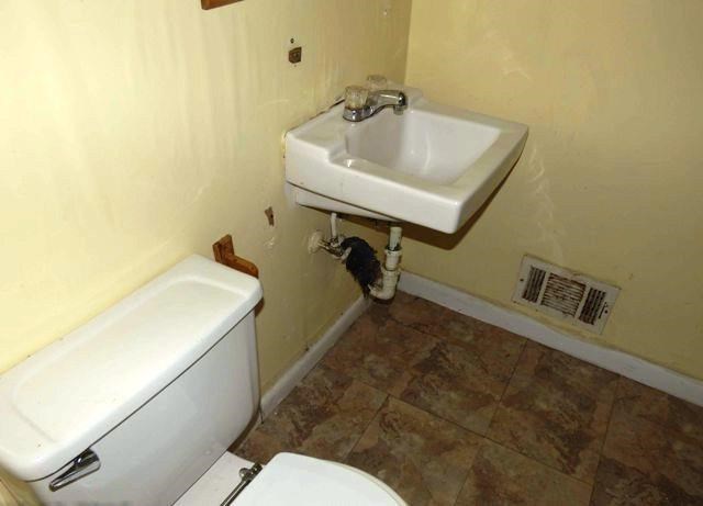 2710 Somerton Dr, Morrow, GA 30260 photo 7