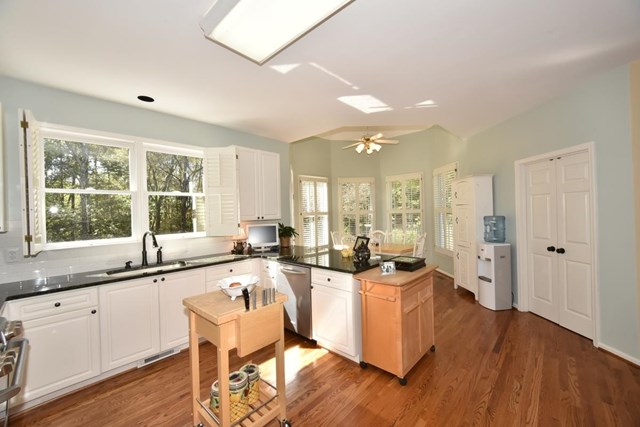 2070 Southers Cir, Suwanee, GA 30024 photo 9