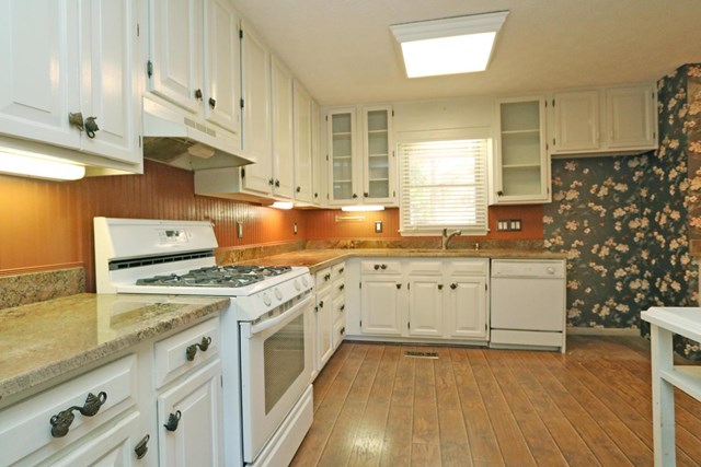 577 Farmbrook Trl, Kennesaw, GA 30144 photo 9