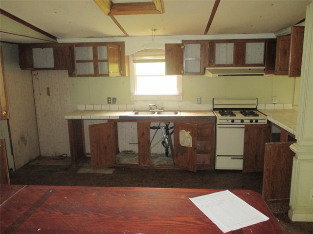 275 Helen Rd, Covington, GA 30016 photo 4