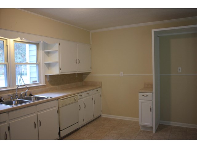 214 Glen Iris Dr, Monroe, GA 30655 photo 8