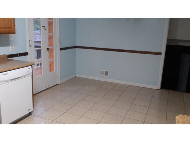 5936 Malibu Dr, Morrow, GA 30260 photo 5