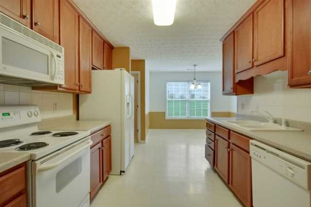 1414 Ellington Ct, Bethlehem, GA 30620 photo 5