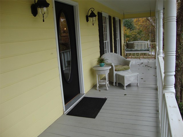 1656 Maple Ridge Dr, Suwanee, GA 30024 photo 2