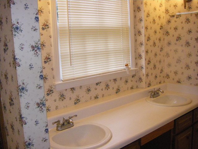2113 Carriage Dr, Morrow, GA 30260 photo 11
