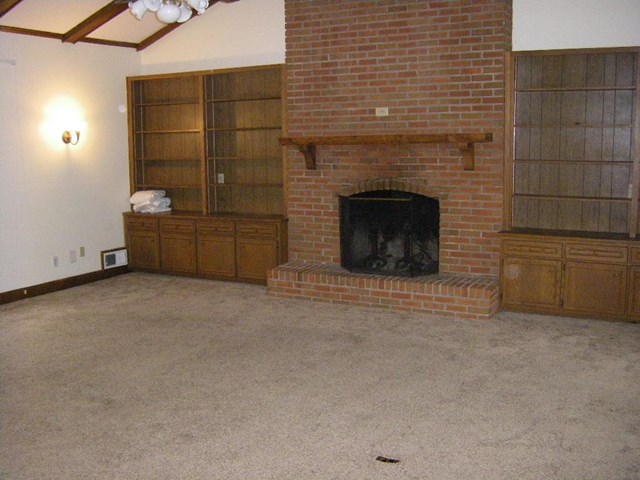 2113 Carriage Dr, Morrow, GA 30260 photo 2