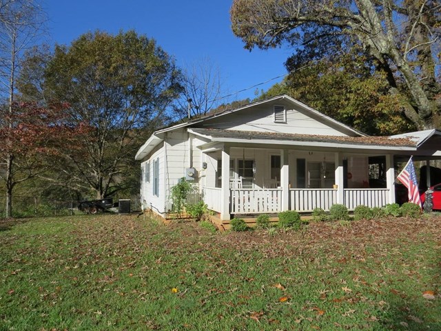 1831 Falls Rd, Toccoa, GA 30577 photo 1