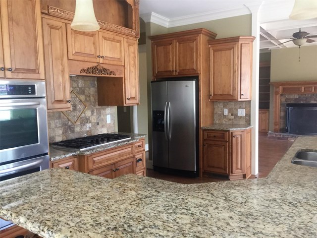 304 Roundstone Rock, Tyrone, GA 30290 photo 2