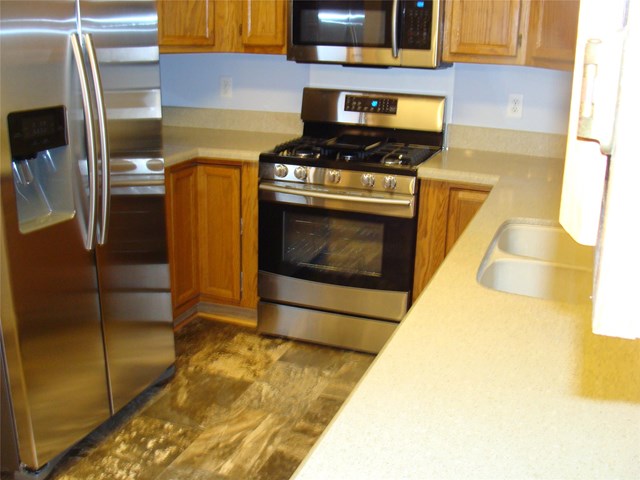 3215 Poplar Ridge Dr, Rex, GA 30273 photo 2