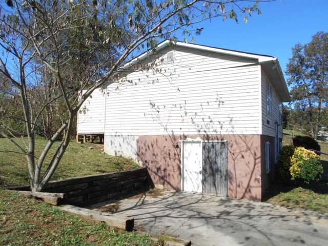 2092 Eldorado Dr, Gainesville, GA 30507 photo 2