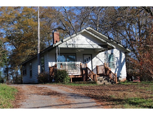 209 State St, Commerce, GA 30529 photo 1