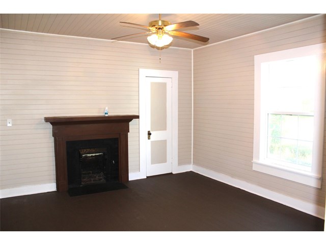 209 State St, Commerce, GA 30529 photo 5
