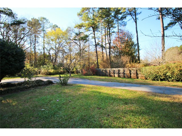 155 Cascade Cir, Lagrange, GA 30241 photo 2