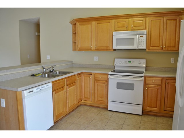 307 Creekside Dr, Lagrange, GA 30240 photo 4