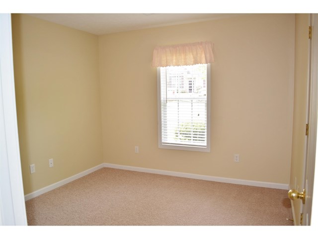 307 Creekside Dr, Lagrange, GA 30240 photo 9