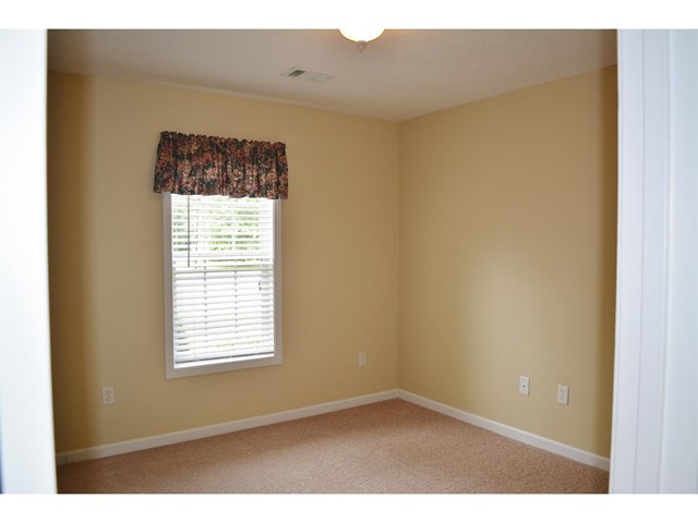 307 Creekside Dr, Lagrange, GA 30240 photo 8