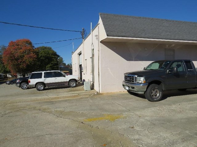 876 Currahee St E, Toccoa, GA 30577 photo 5