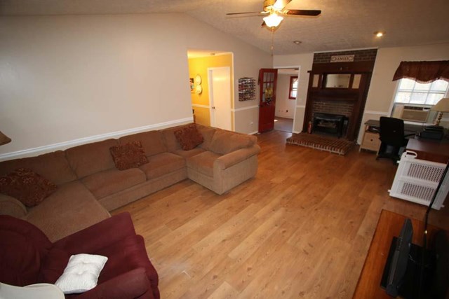 1491 S Davis, Lagrange, GA 30241 photo 2