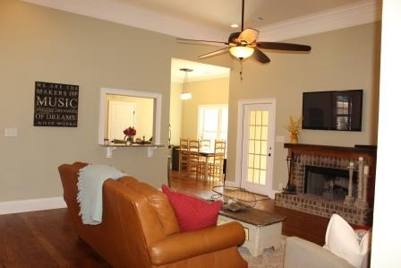 707 Forest Pointe Dr, Forsyth, GA 31029 photo 3