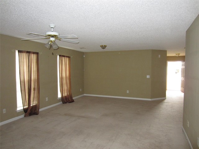 2077 Boatswain Dr, Hampton, GA 30228 photo 2