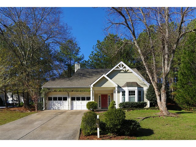 4001 E Meadow Dr, Duluth, GA 30096 photo 1