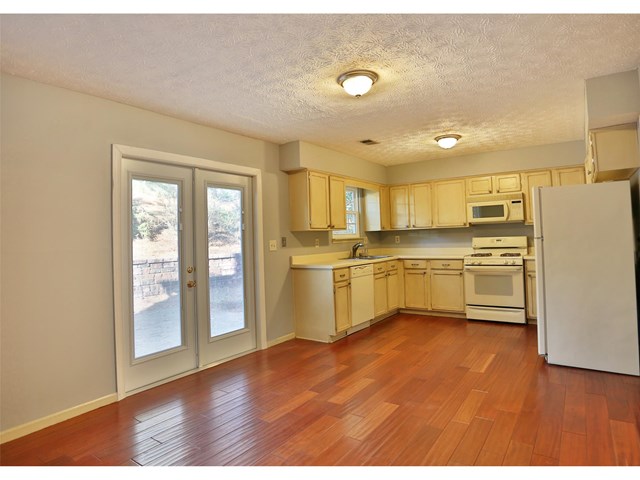 4001 E Meadow Dr, Duluth, GA 30096 photo 8