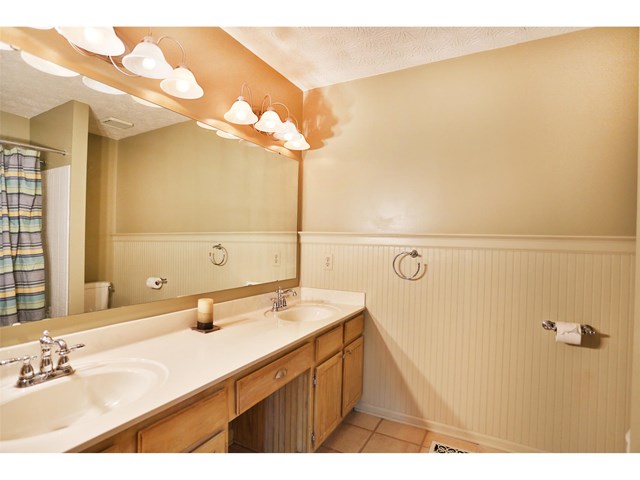 4001 E Meadow Dr, Duluth, GA 30096 photo 13