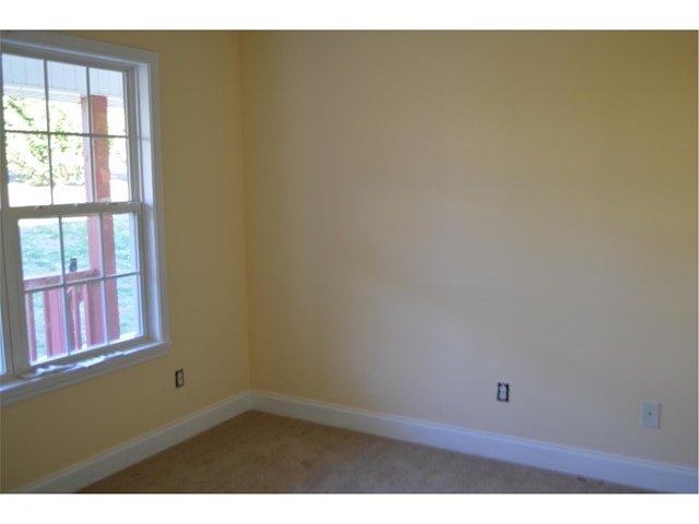 125 Selah Ln, Cornelia, GA 30531 photo 2