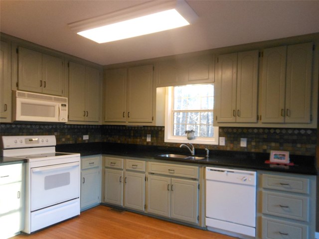 151 Moss Rose Trl, White, GA 30184 photo 5